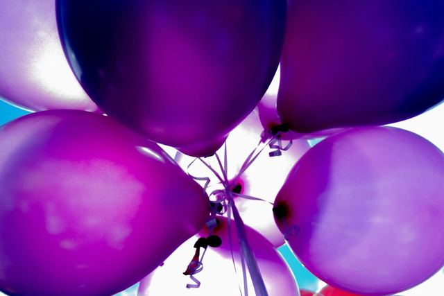 Geburtstagsbild zum Verschicken: Happy Birthday! – Alles Gute zum Geburtstag! Der Kaffee geht heute auf uns.