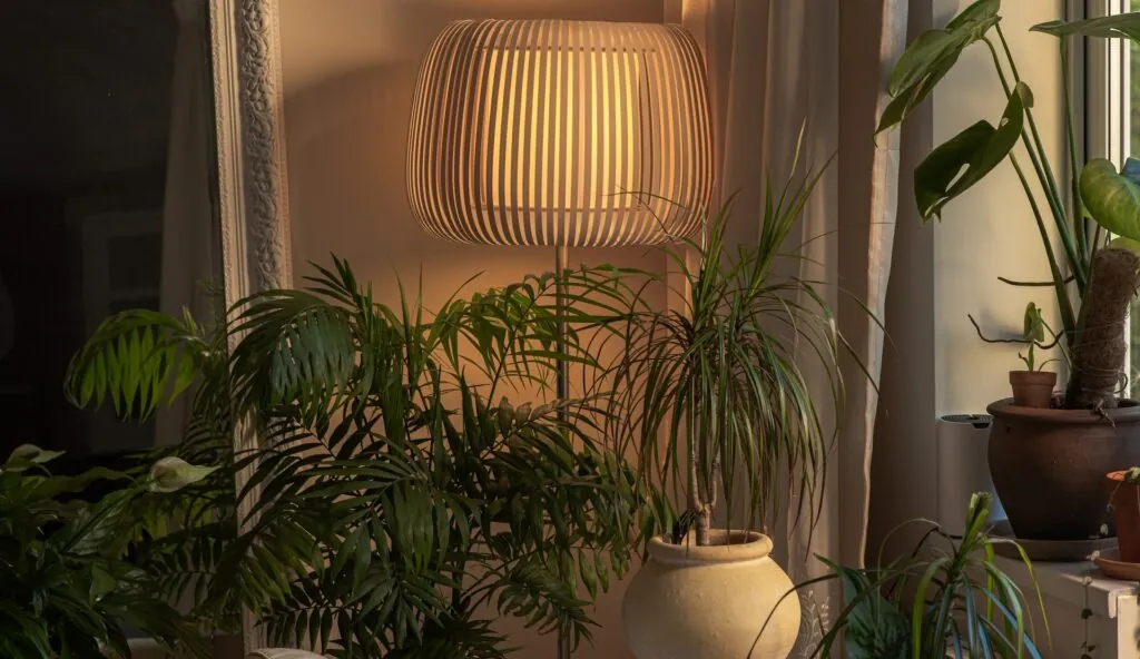 DIY BOHO LAMPENSCHIRM MIT HOLZPERLEN 2 DIY BOHO LAMPENSCHIRM MIT HOLZPERLEN 1