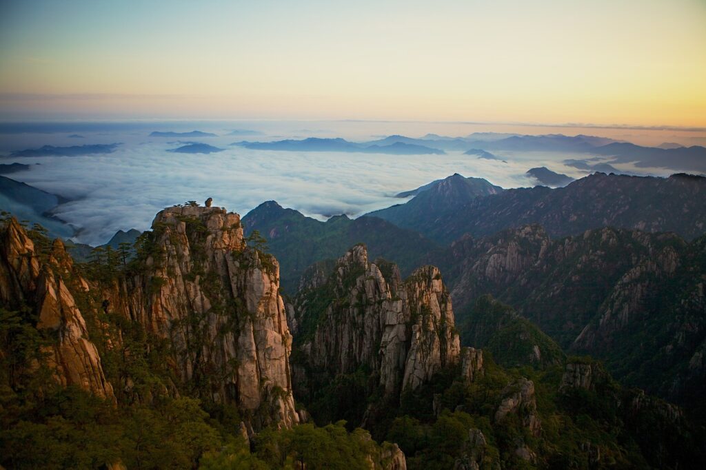 yellow mountains, mountain ranges, sea of clouds-532857.jpg